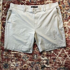 Travis Mathew Men's 40 Light Gray Golf Tech 8'' Inseam Performance Shorts